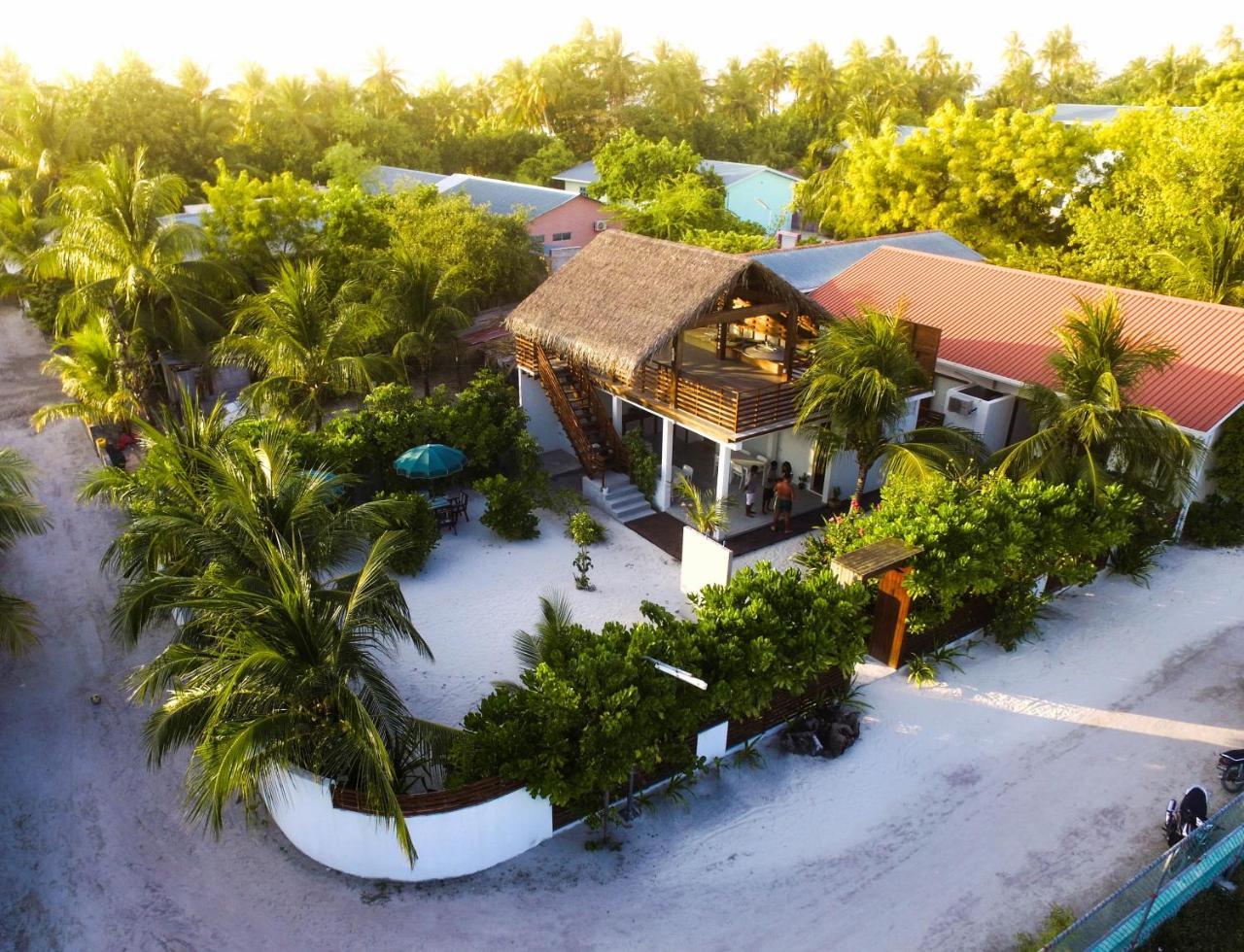 Hotel Ufa Escape Dhigurah  Exterior foto