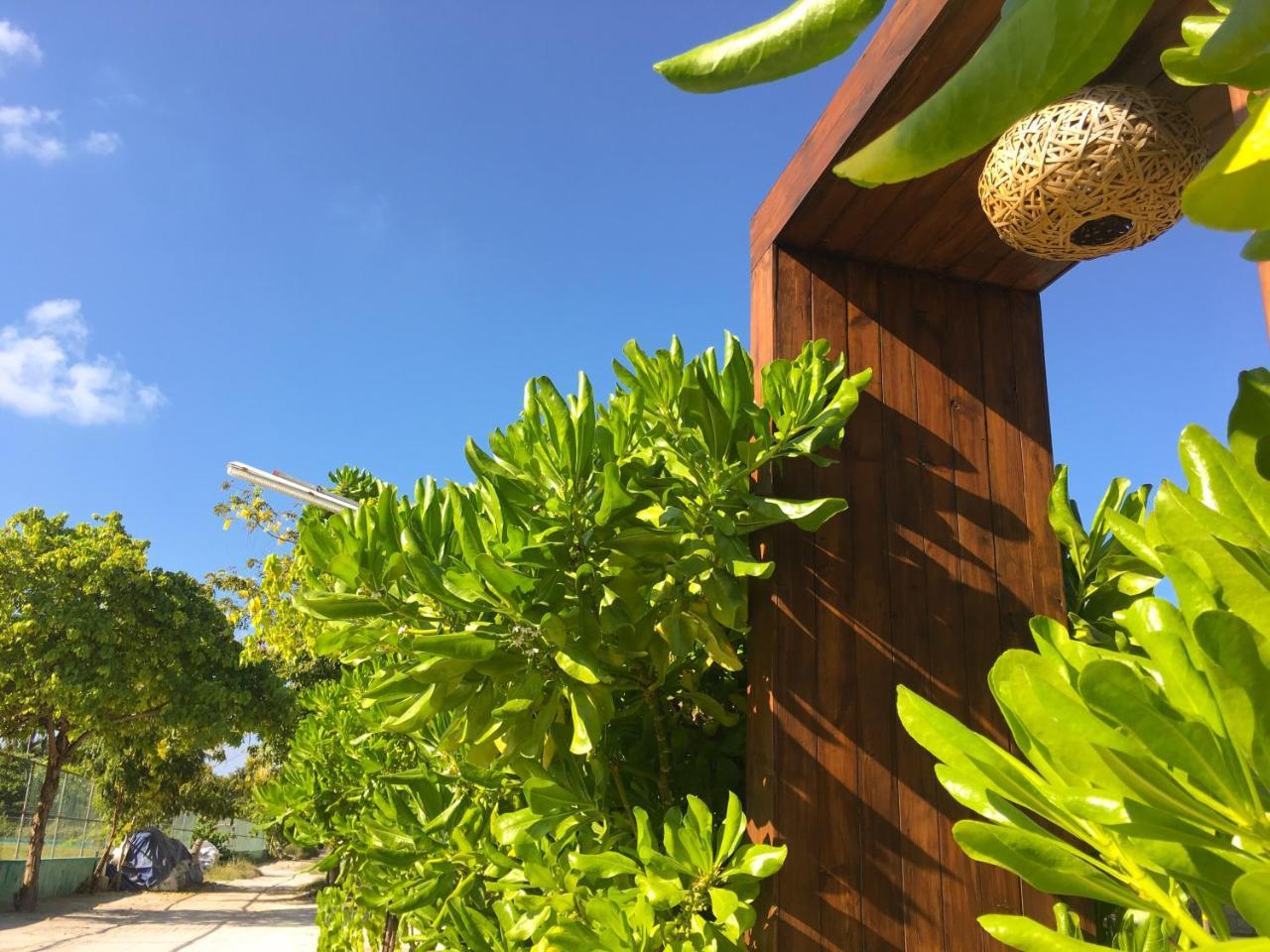 Hotel Ufa Escape Dhigurah  Exterior foto