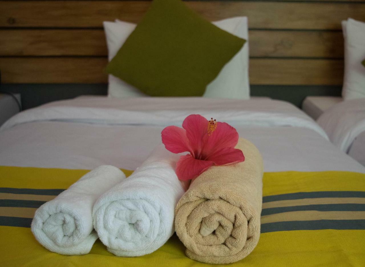 Hotel Ufa Escape Dhigurah  Exterior foto